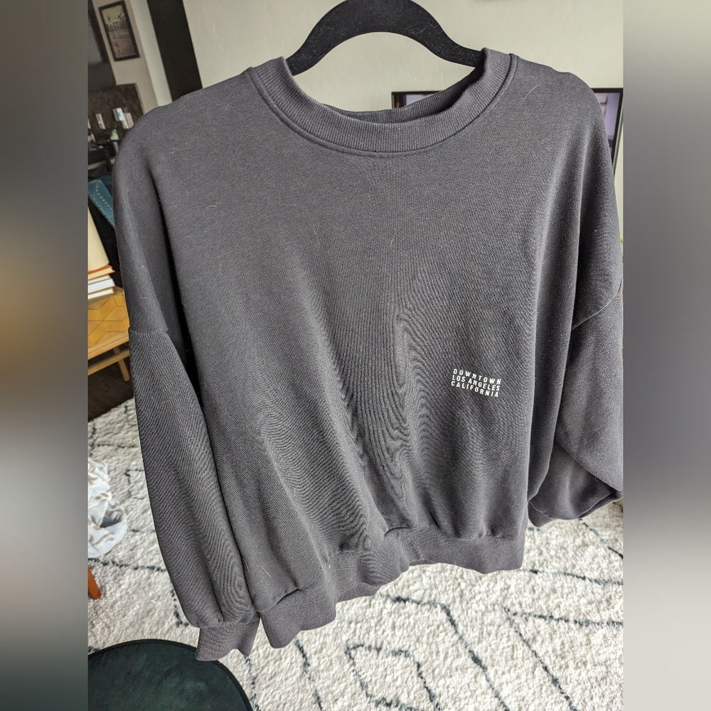 Oversized gray H&M crew neck sweatshirt, size M